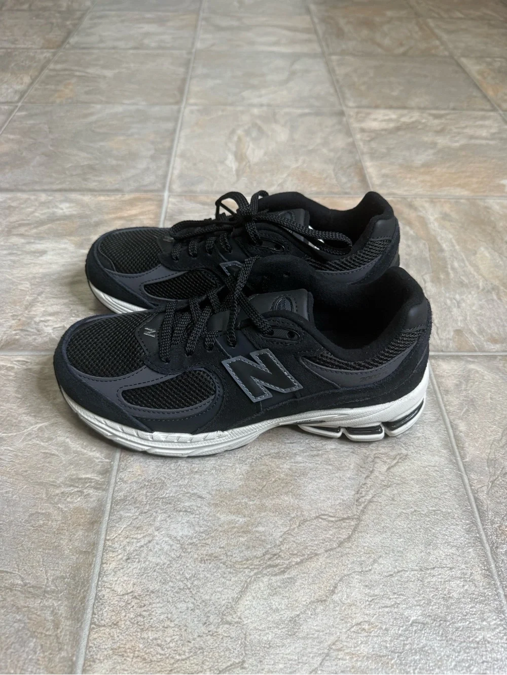 New Balance 2002R Black GS Shoe Size 4.5Y Black GC2002BK NWT